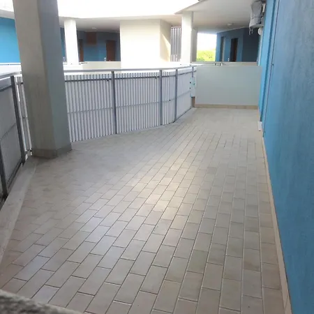 Apartman Cozy Flat With Spacious Terrace